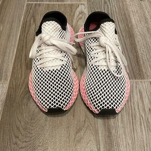 Adidas Deerupt Black Pink White Athletic Sneaker lightweight Mesh Women
